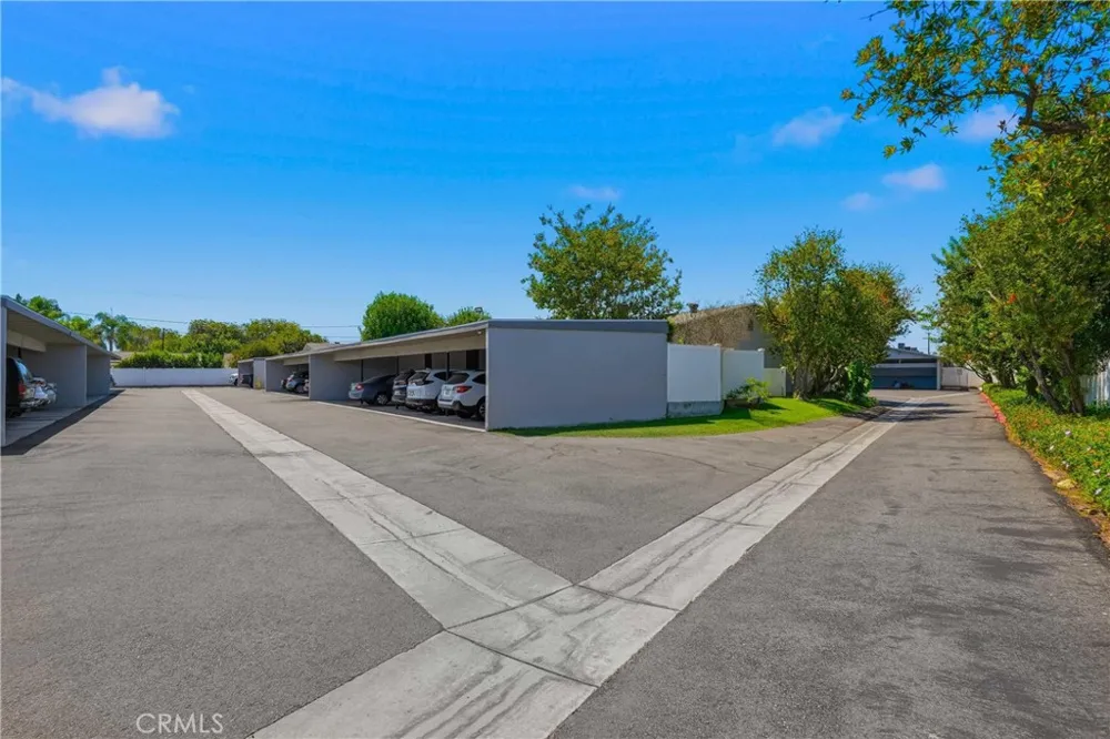 3131 Laurel Avenue #9 Fullerton, CA 92835