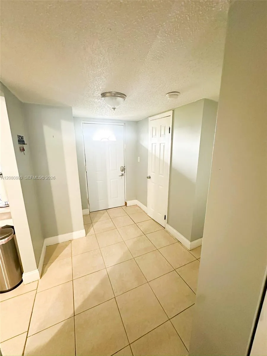 2860 Somerset Dr #400K Lauderdale Lakes, FL 33311