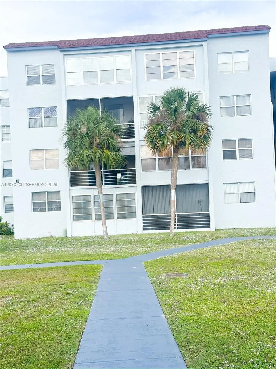 2860 Somerset Dr #400K Lauderdale Lakes, FL 33311