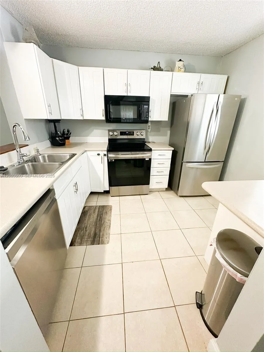 2860 Somerset Dr #400K Lauderdale Lakes, FL 33311