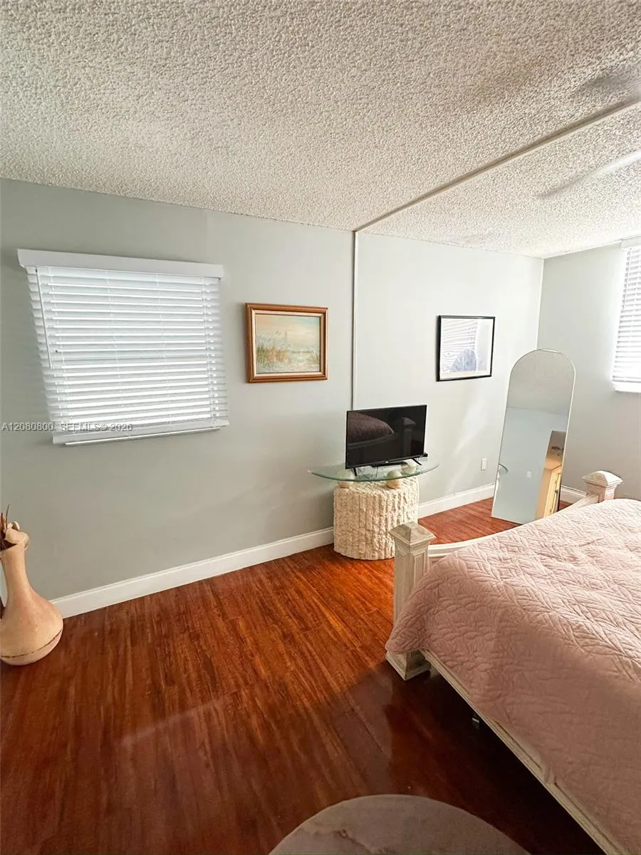 2860 Somerset Dr #400K Lauderdale Lakes, FL 33311