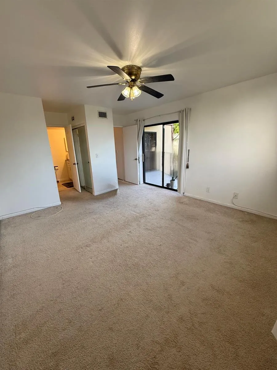 31 Springdale Circle Palm Springs, FL 33461