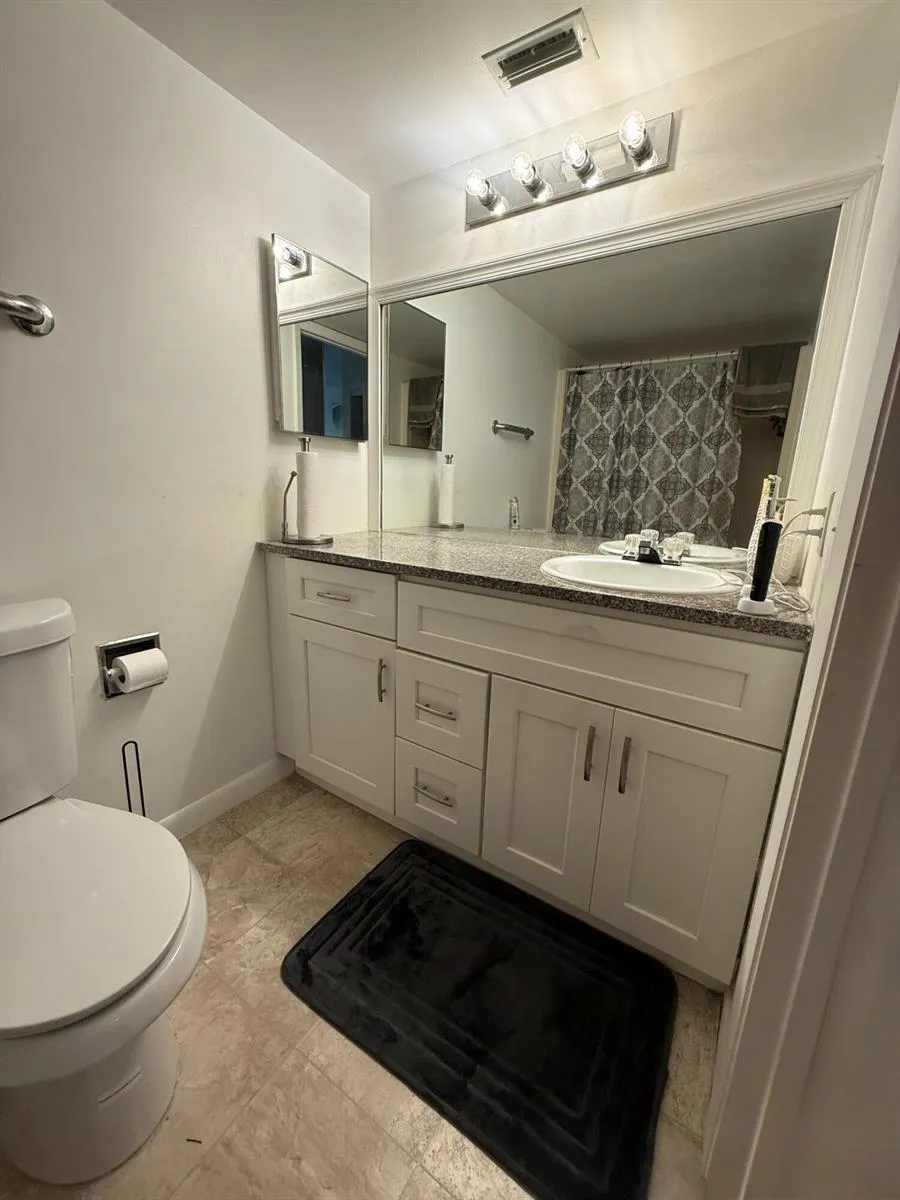 31 Springdale Circle Palm Springs, FL 33461