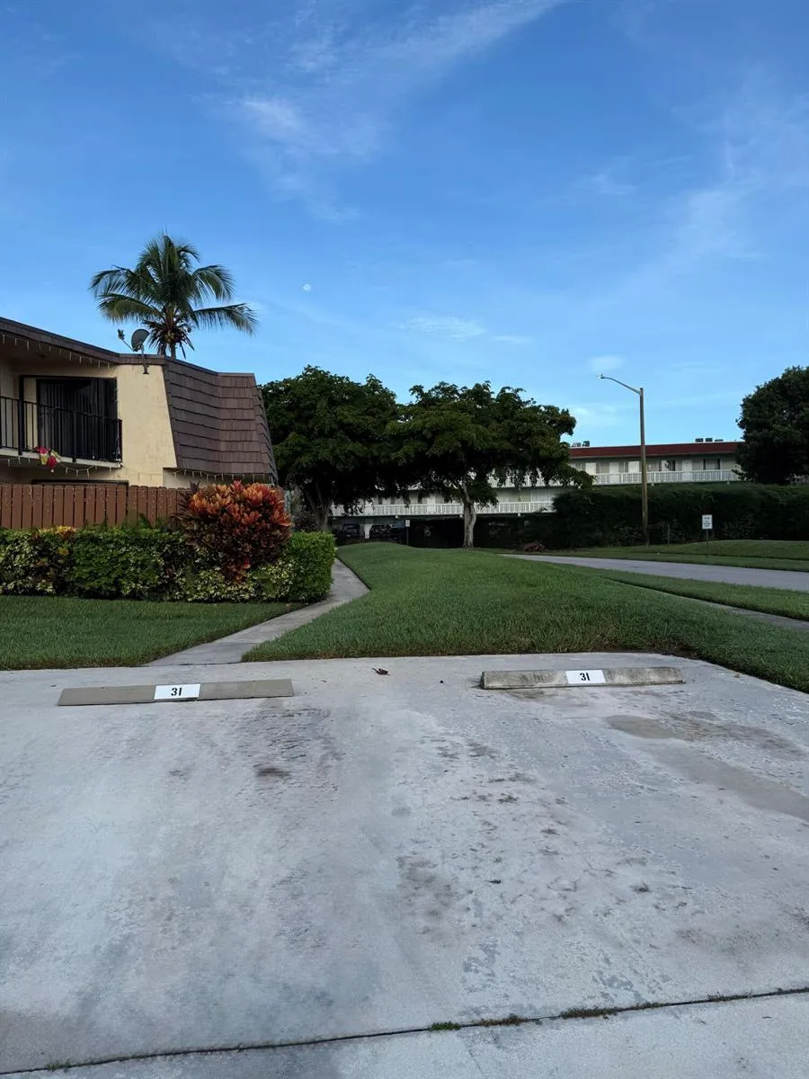 31 Springdale Circle Palm Springs, FL 33461