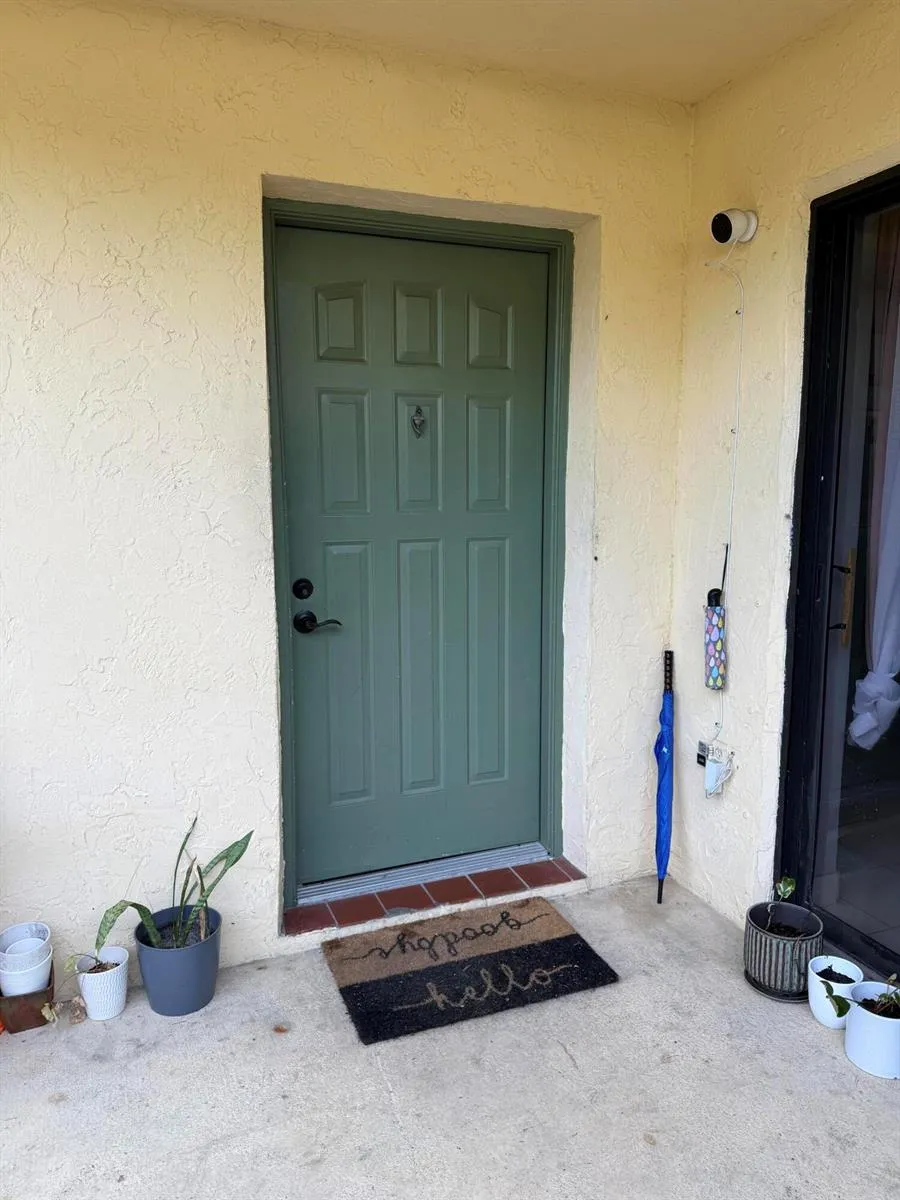 31 Springdale Circle Palm Springs, FL 33461