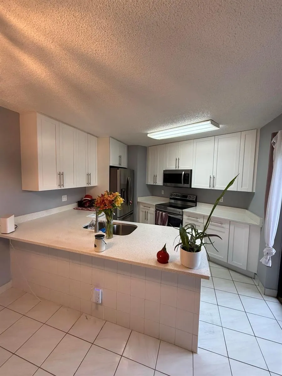 31 Springdale Circle Palm Springs, FL 33461