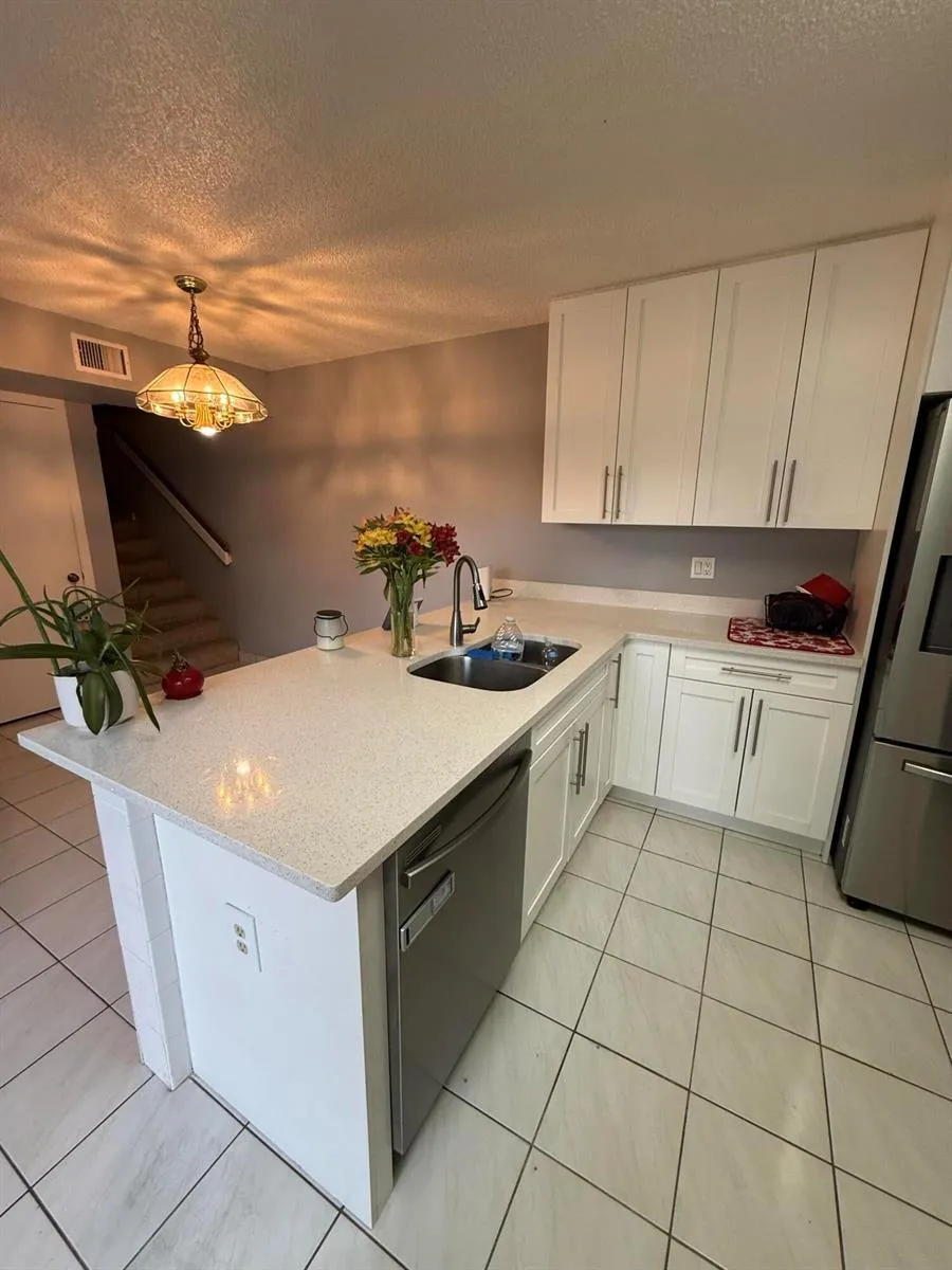 31 Springdale Circle Palm Springs, FL 33461