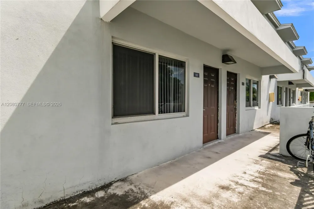 1990 NW 4th Ct #10 Miami, FL 33136