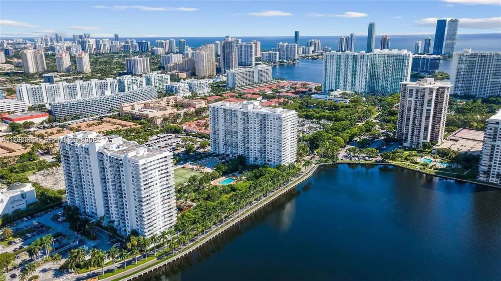 2801 NE 183rd St #1016W Aventura, FL 33160