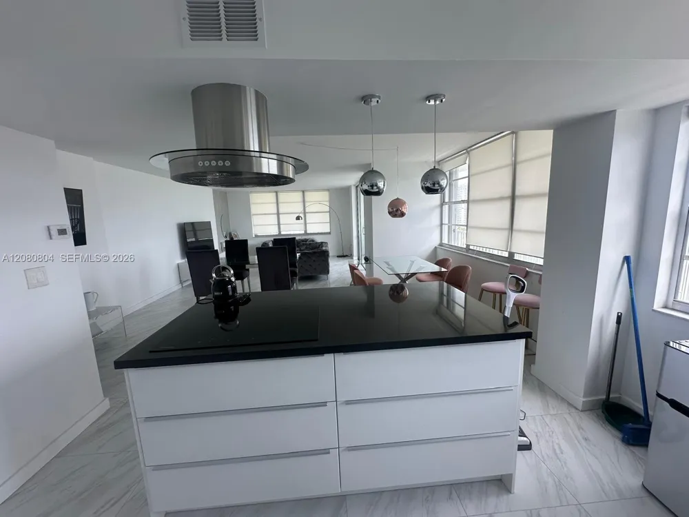 2801 NE 183rd St #1016W Aventura, FL 33160