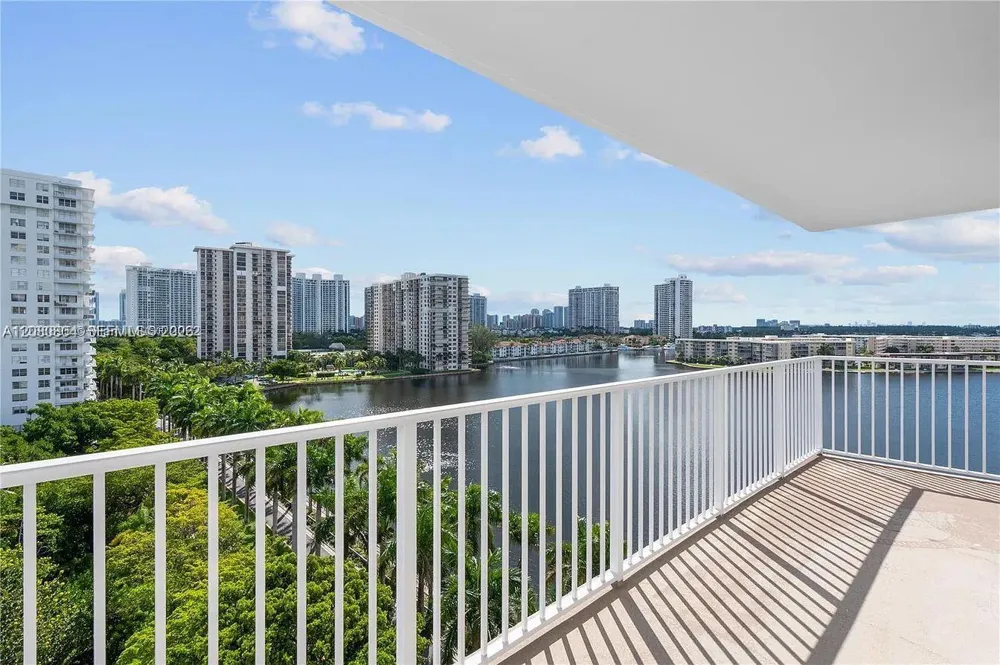 2801 NE 183rd St #1016W Aventura, FL 33160