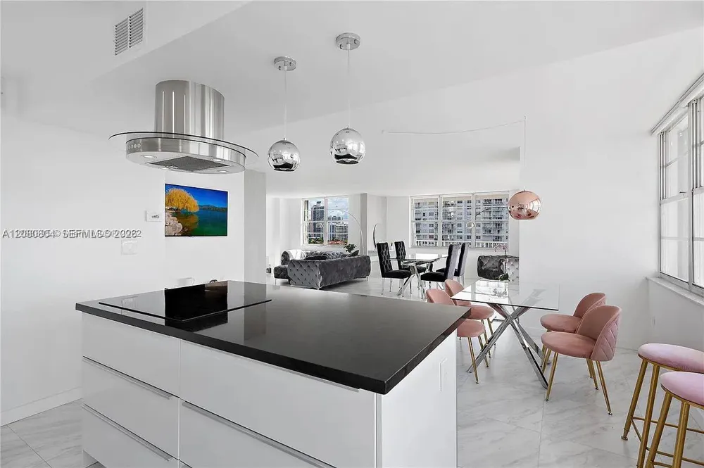 2801 NE 183rd St #1016W Aventura, FL 33160
