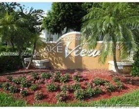 2881 Oakland Forest Dr #103 Oakland Park, FL 33309