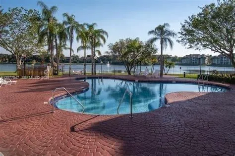 2881 Oakland Forest Dr #103 Oakland Park, FL 33309