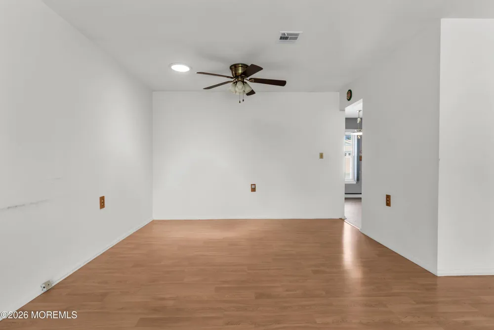995 Argyll Circle #B Lakewood, NJ 08701
