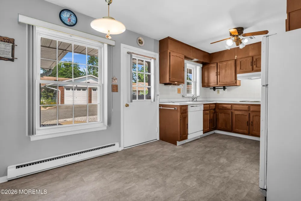 995 Argyll Circle #B Lakewood, NJ 08701