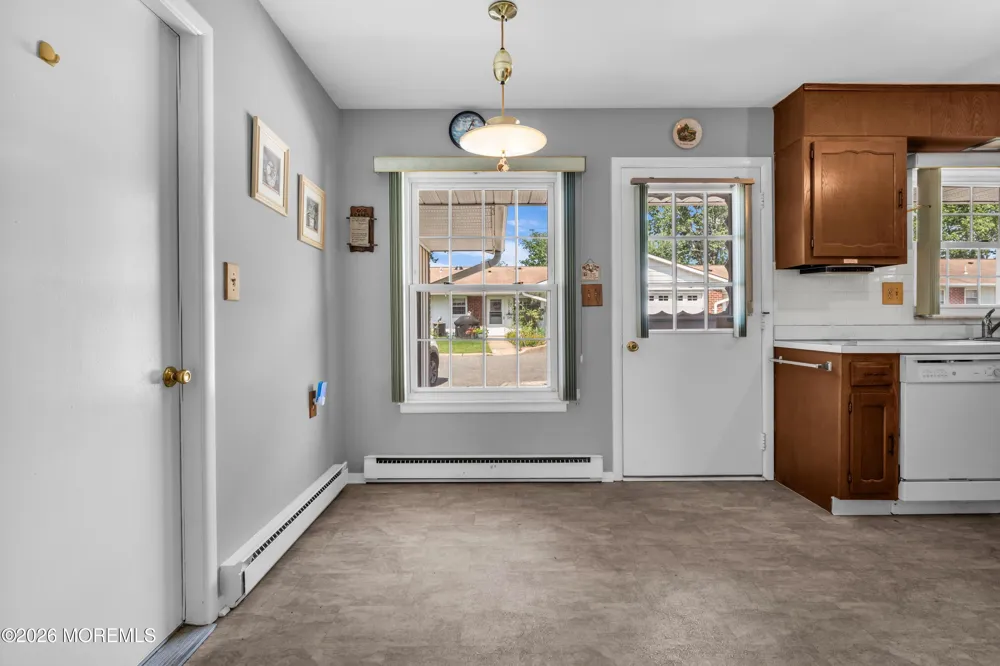 995 Argyll Circle #B Lakewood, NJ 08701