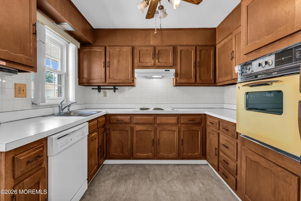 995 Argyll Circle #B Lakewood, NJ 08701
