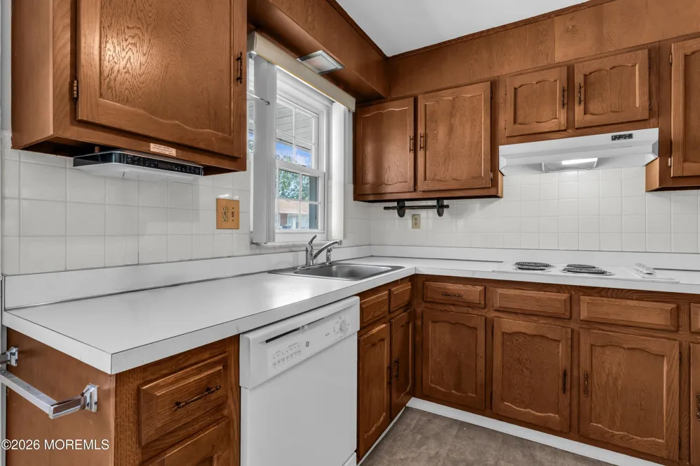 995 Argyll Circle #B Lakewood, NJ 08701