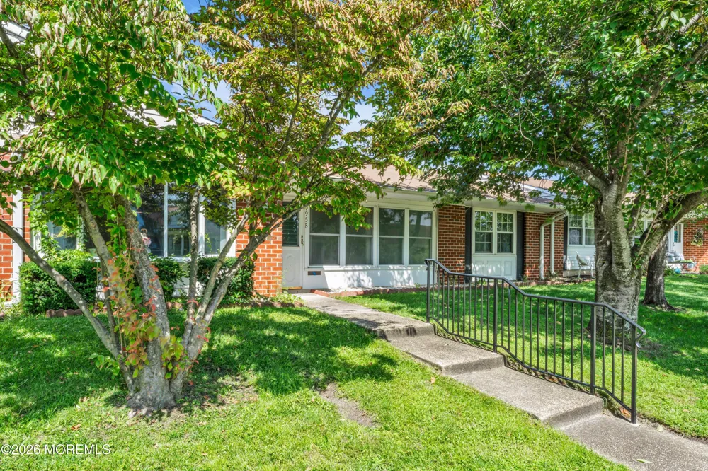 995 Argyll Circle #B Lakewood, NJ 08701