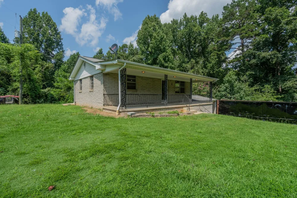 265 Country Ln Lenoir City, TN 37771