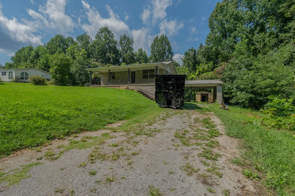 265 Country Ln Lenoir City, TN 37771