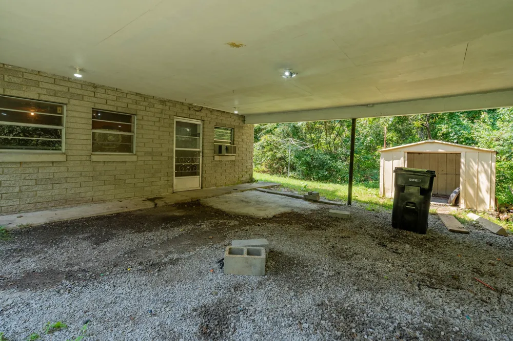 265 Country Ln Lenoir City, TN 37771