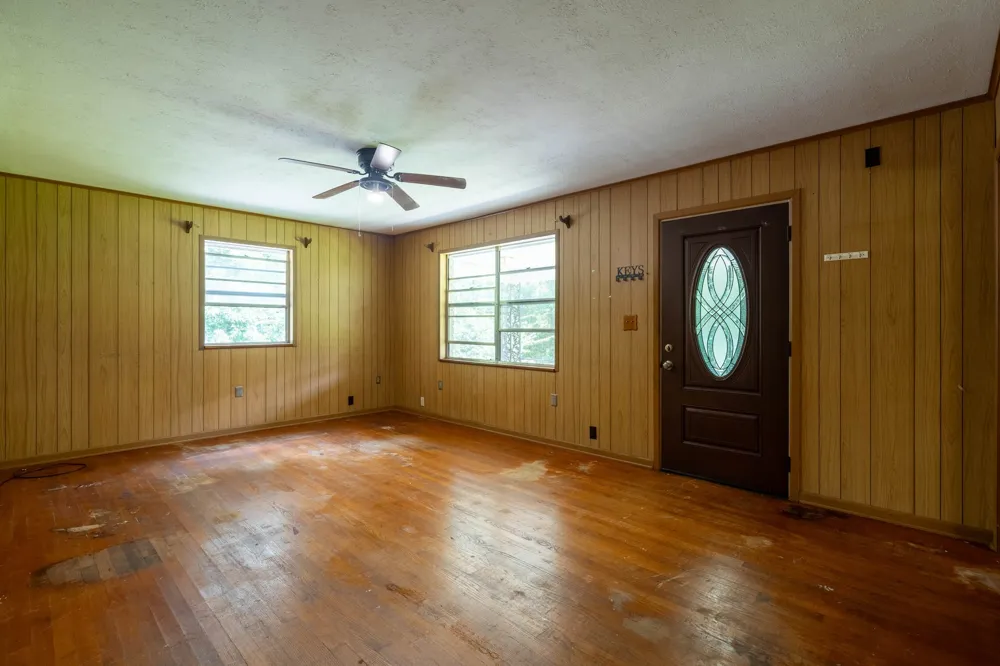 265 Country Ln Lenoir City, TN 37771