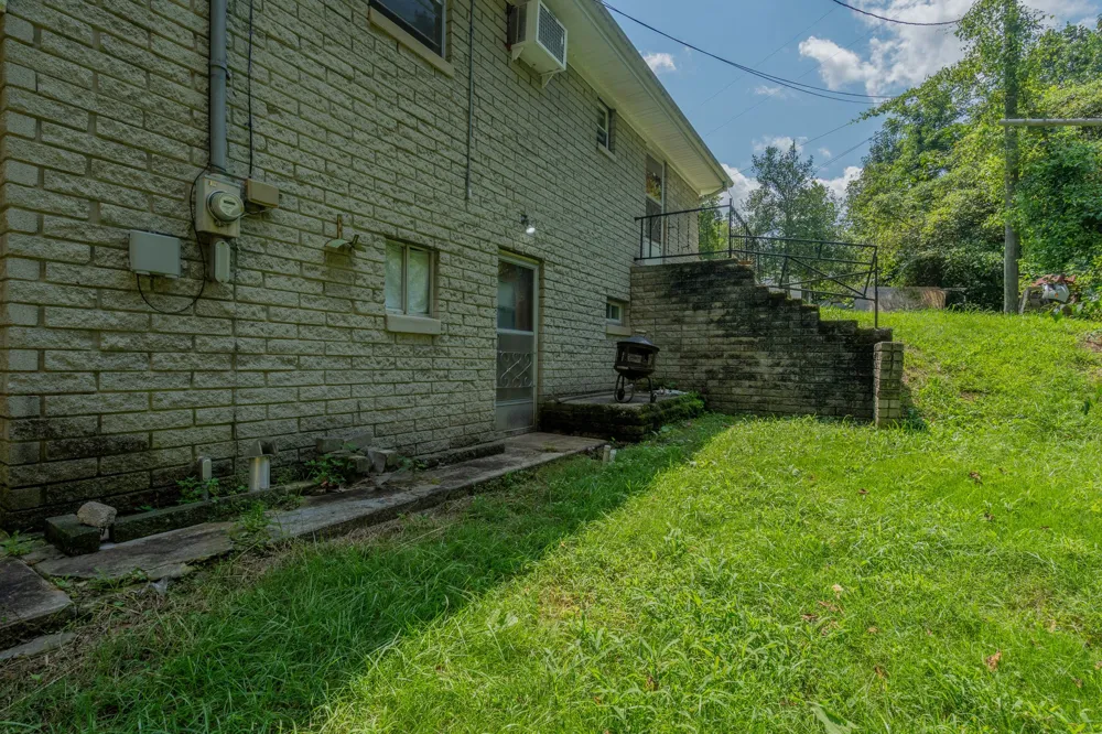 265 Country Ln Lenoir City, TN 37771