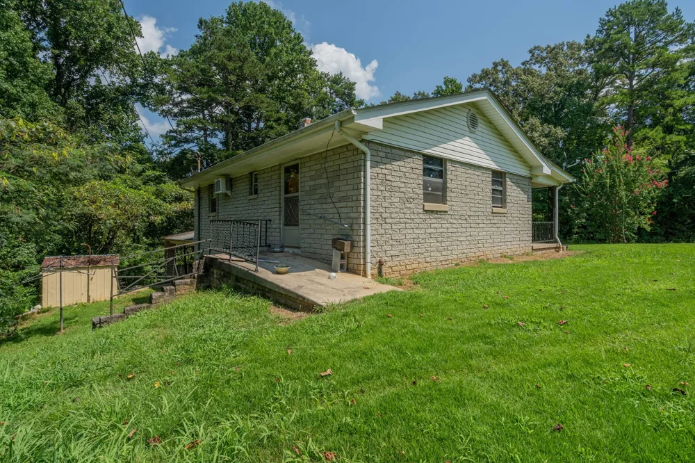 265 Country Ln Lenoir City, TN 37771