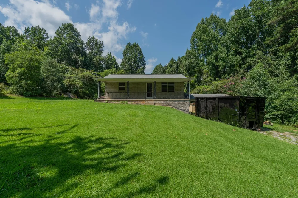 265 Country Ln Lenoir City, TN 37771