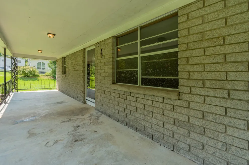 265 Country Ln Lenoir City, TN 37771