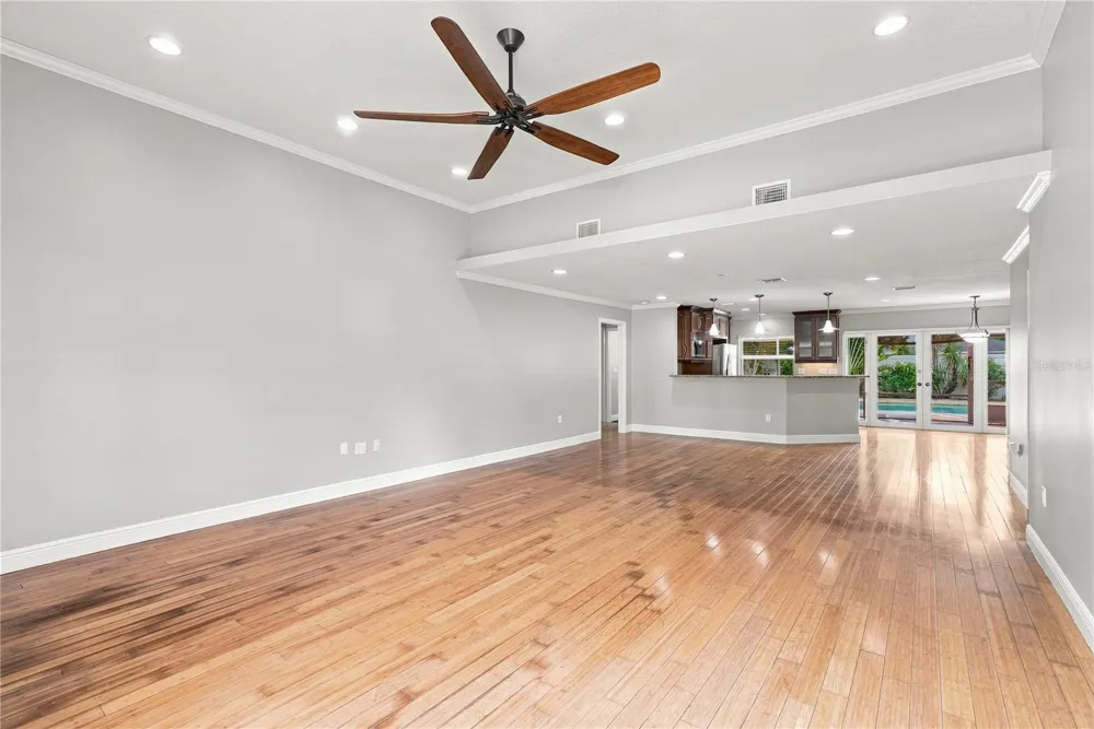 9500 118TH LANE Seminole, FL 33772