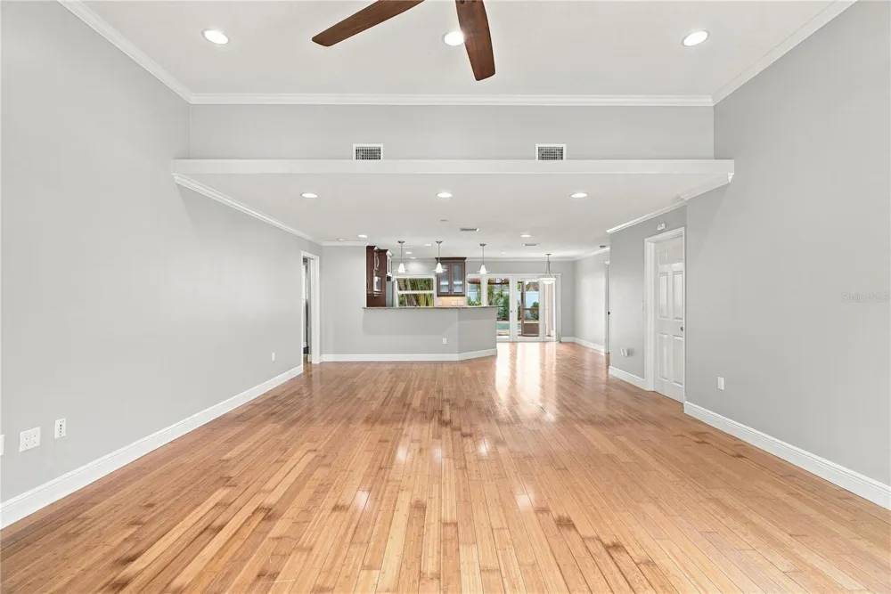 9500 118TH LANE Seminole, FL 33772