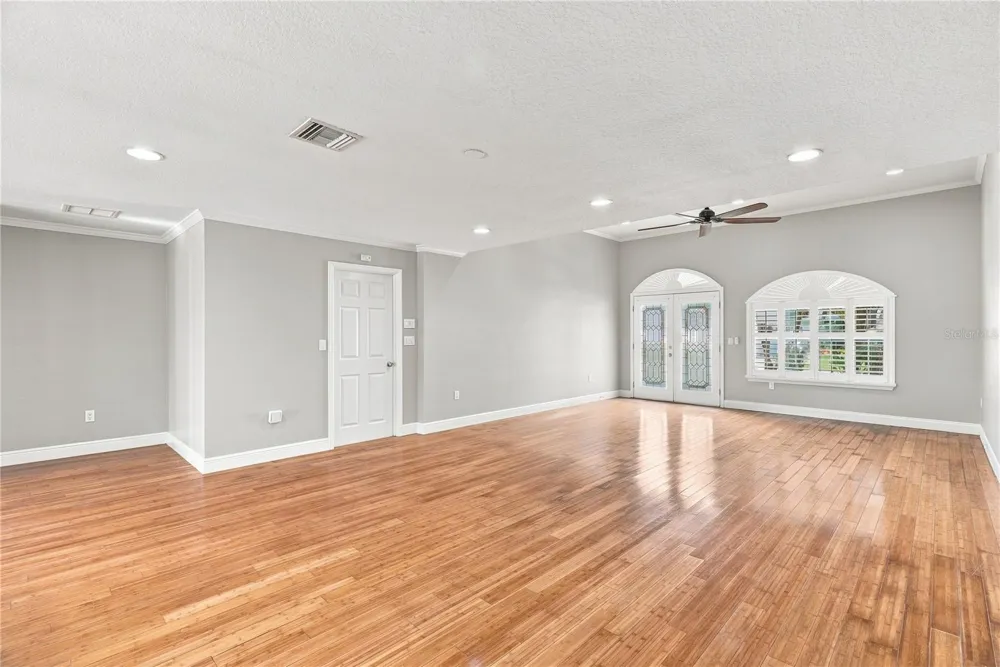 9500 118TH LANE Seminole, FL 33772