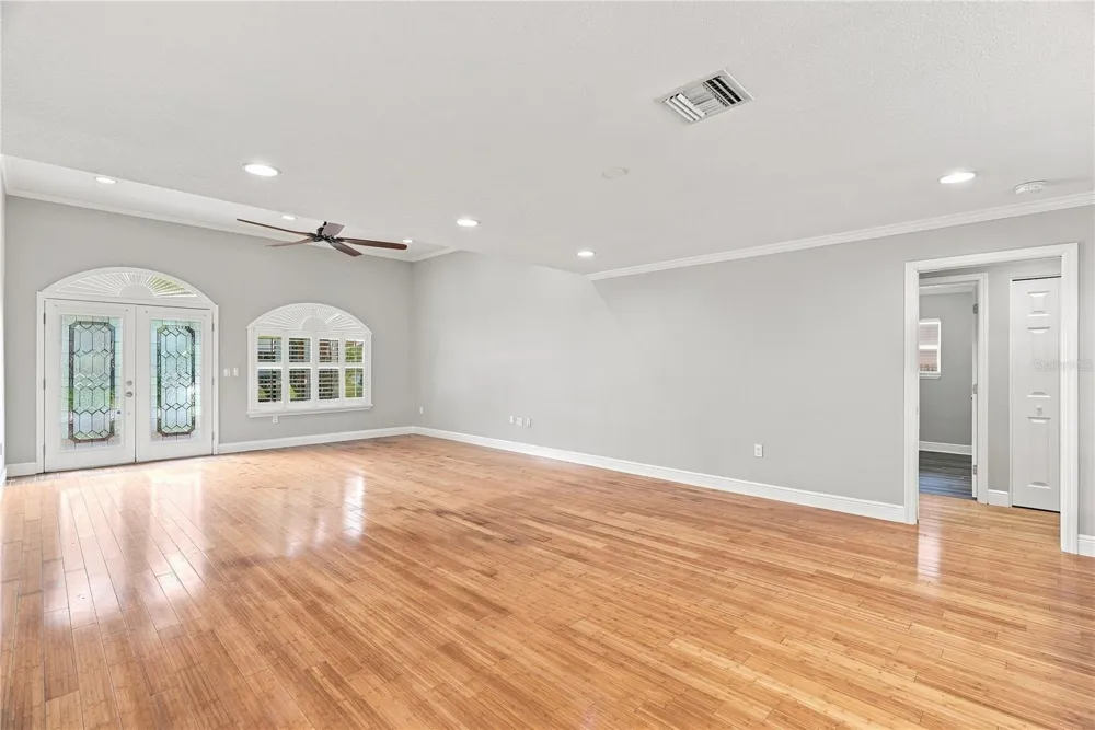 9500 118TH LANE Seminole, FL 33772
