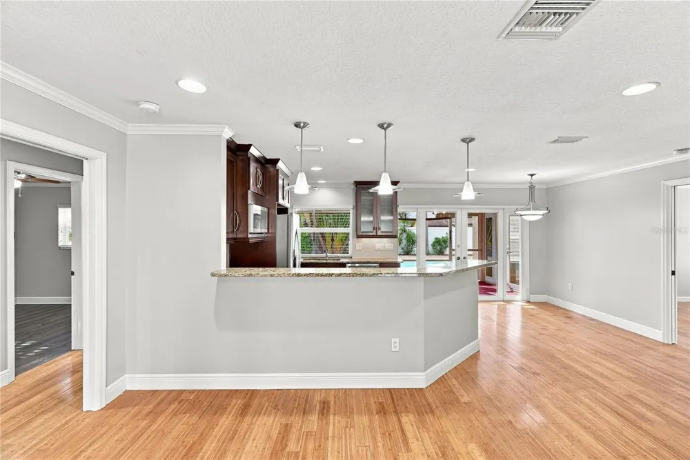 9500 118TH LANE Seminole, FL 33772