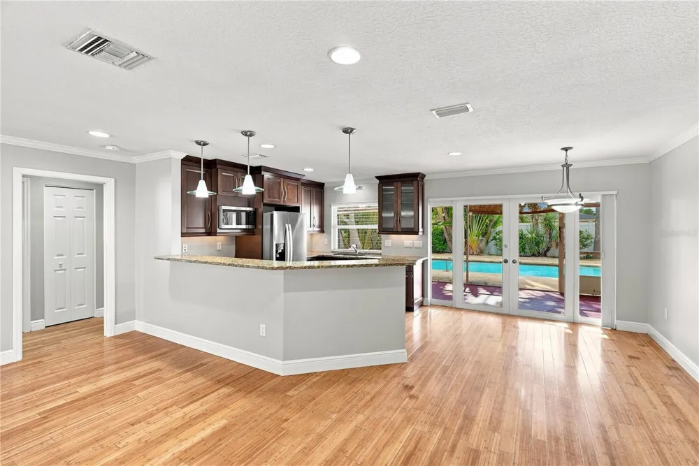 9500 118TH LANE Seminole, FL 33772