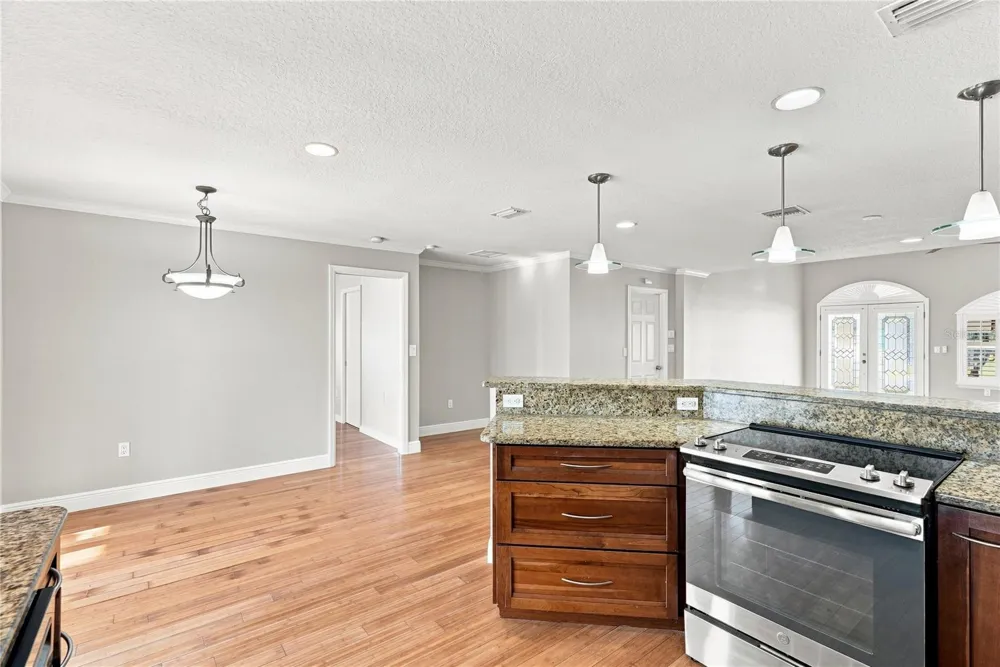 9500 118TH LANE Seminole, FL 33772