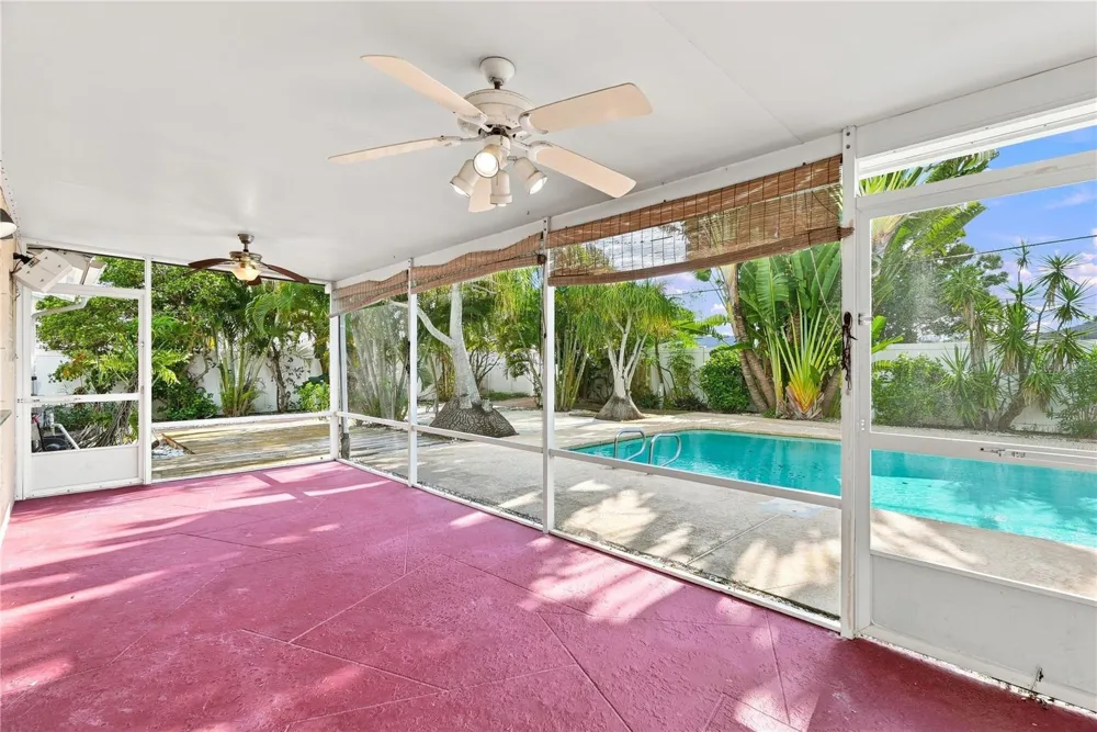 9500 118TH LANE Seminole, FL 33772
