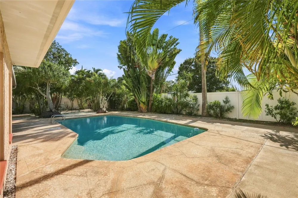 9500 118TH LANE Seminole, FL 33772