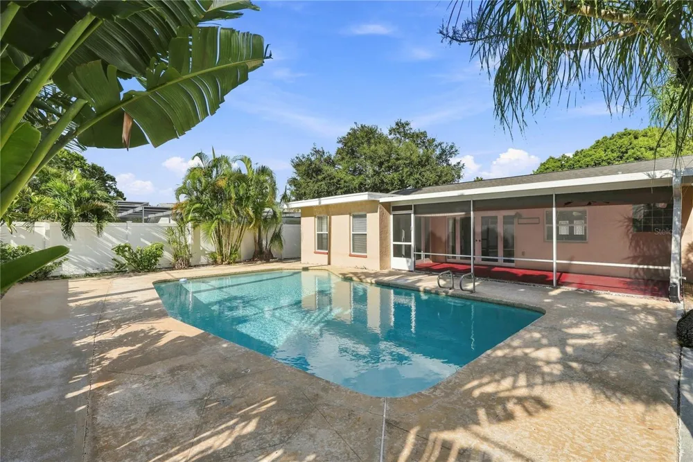 9500 118TH LANE Seminole, FL 33772