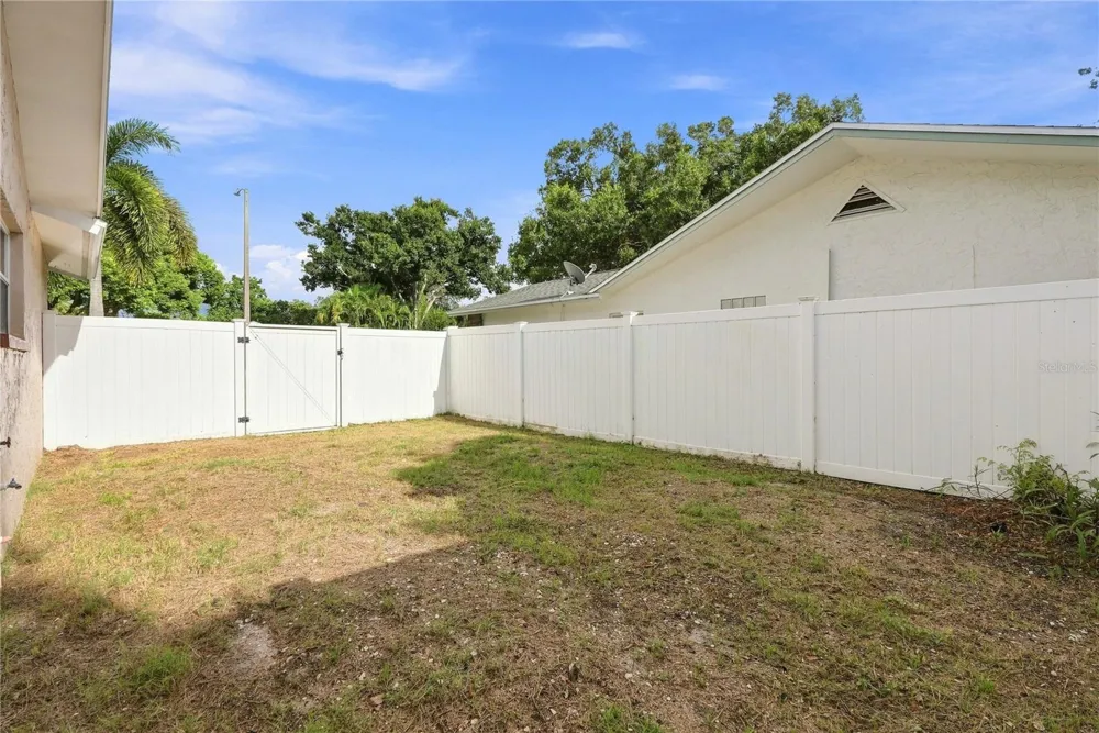 9500 118TH LANE Seminole, FL 33772
