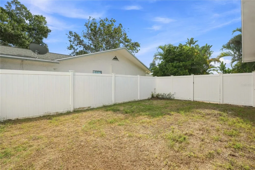 9500 118TH LANE Seminole, FL 33772