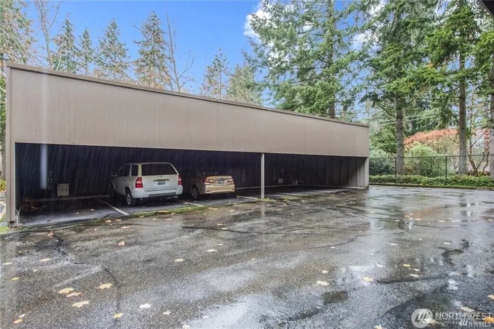 6858 139th Avenue NE #708 Redmond, WA 98052