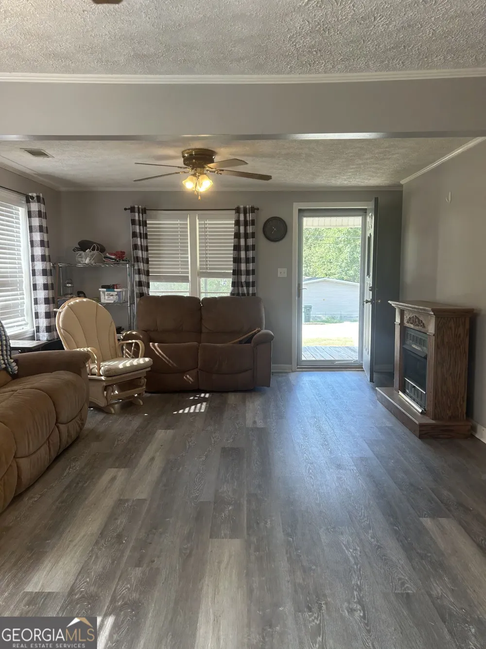 63 Clairmont AVE Elberton, GA 30635