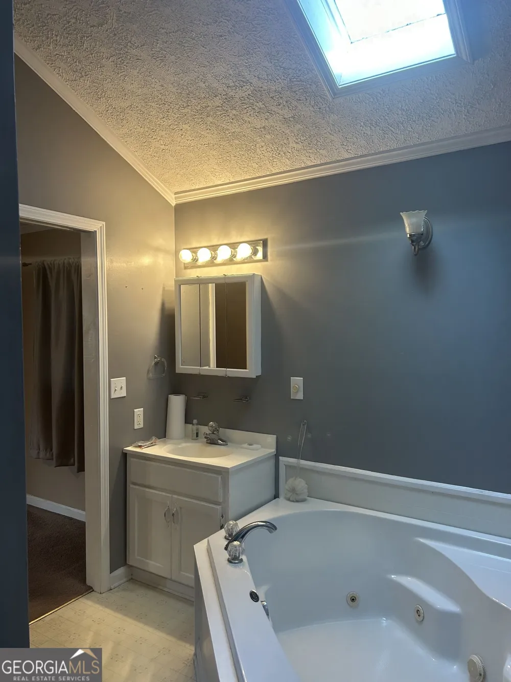 63 Clairmont AVE Elberton, GA 30635