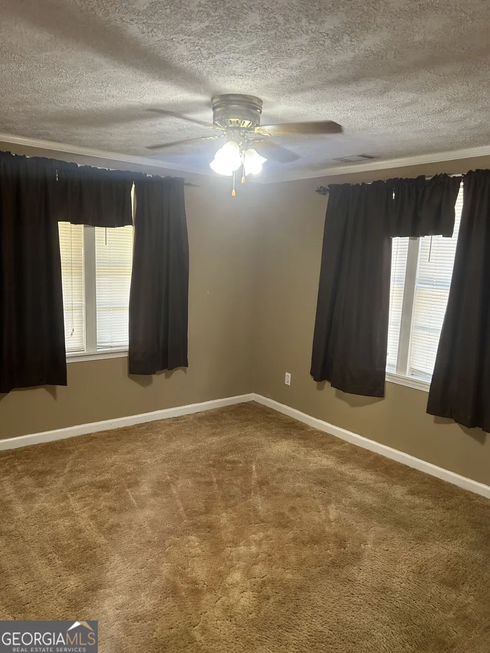63 Clairmont AVE Elberton, GA 30635