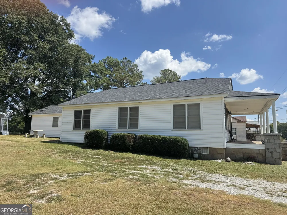 63 Clairmont AVE Elberton, GA 30635