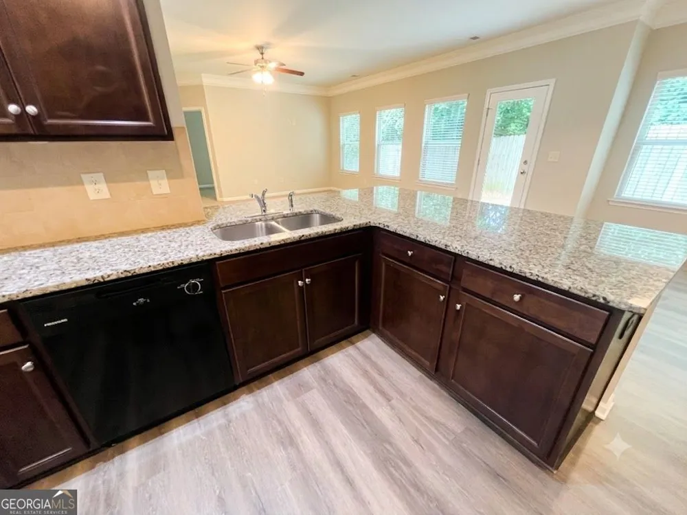 1086 Blind Brook CIR Hoschton, GA 30548
